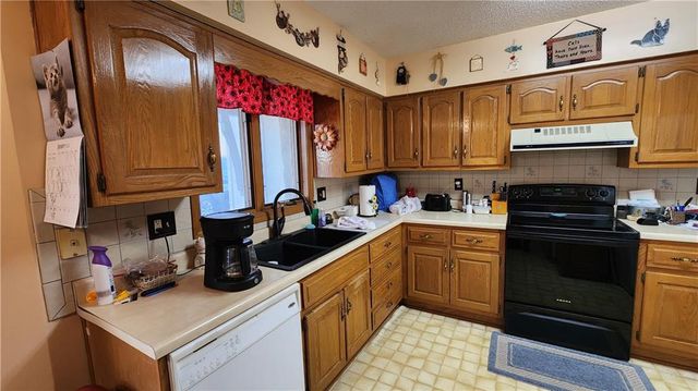 8211 E 189th Street, Belton, MO 64012