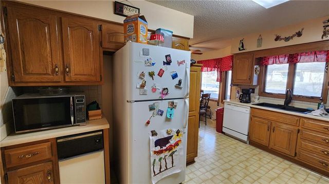 8211 E 189th Street, Belton, MO 64012