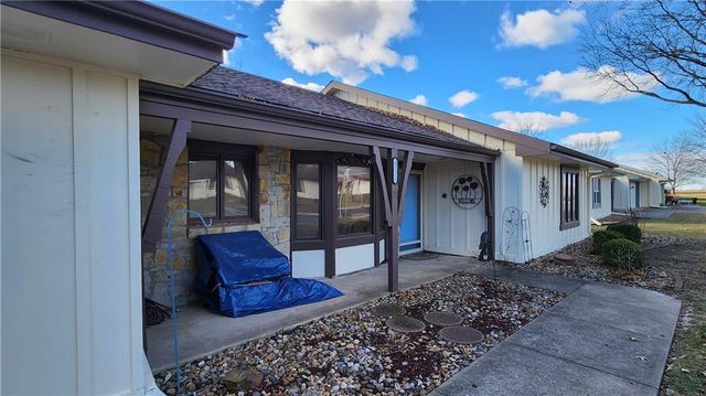 8211 E 189th Street, Belton, MO 64012