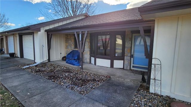 8211 E 189th Street, Belton, MO 64012