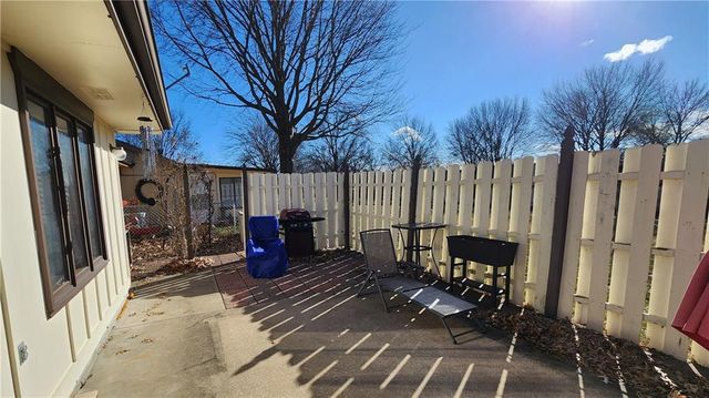 8211 E 189th Street, Belton, MO 64012