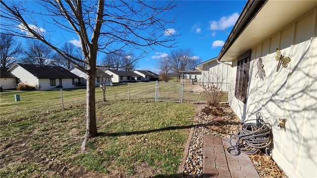 8211 E 189th Street, Belton, MO 64012