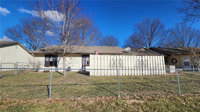 8211 E 189th Street, Belton, MO 64012