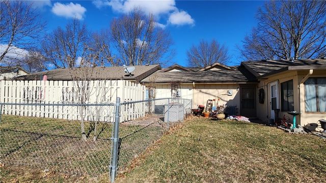 8211 E 189th Street, Belton, MO 64012