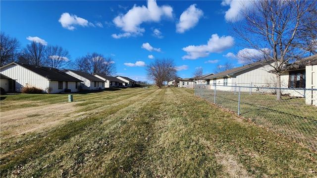 8211 E 189th Street, Belton, MO 64012