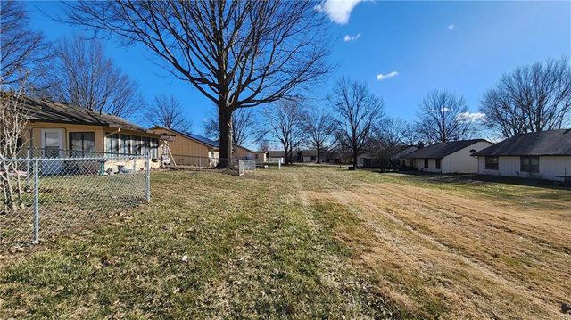 8211 E 189th Street, Belton, MO 64012