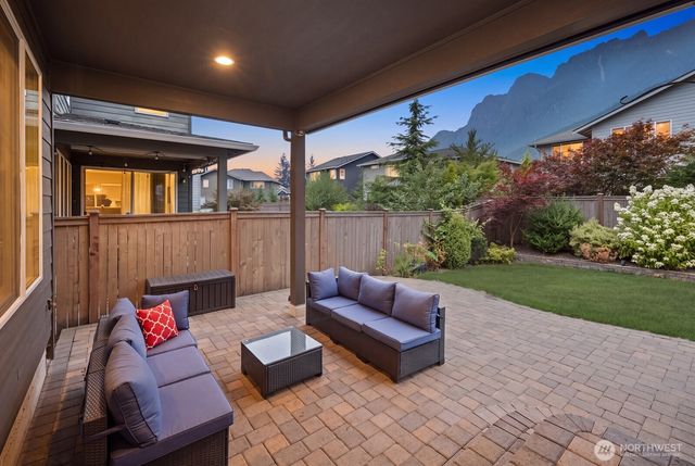 356 Vaughan Boulevard NE, North Bend, WA 98045