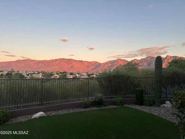 532 W Silhouette Ridge Place, Oro Valley, AZ 85755