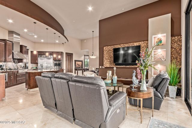 532 W Silhouette Ridge Place, Oro Valley, AZ 85755