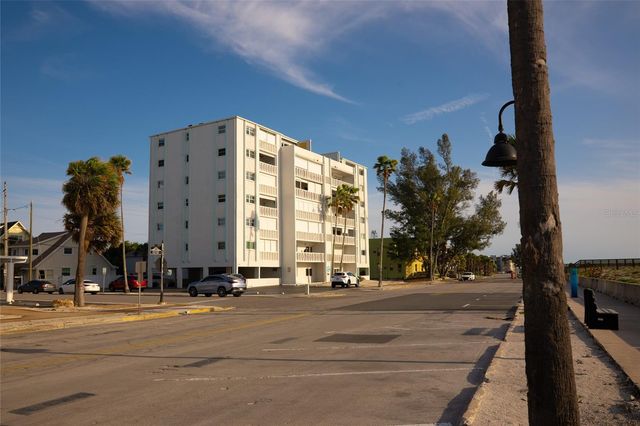 403 GULF WAY 304, St Pete Beach, FL 33706