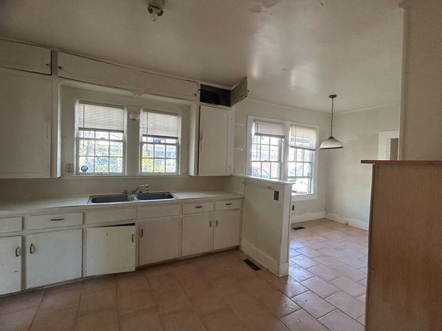 203 N Herring, Dothan, AL 36303