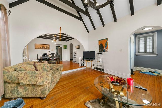 7117 W Florissant Avenue, Jennings, MO 63136