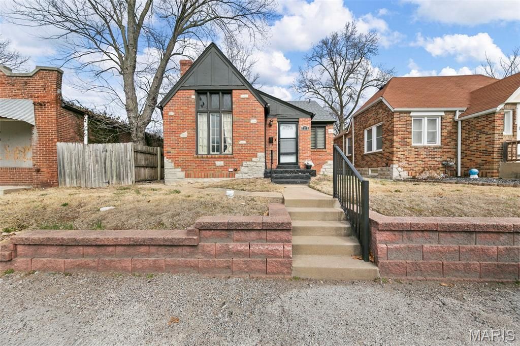 7117 W Florissant Avenue, Jennings, MO 63136