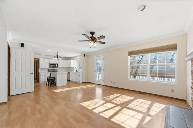 2629 N Beacon Hill Ct, Wichita, KS 67220