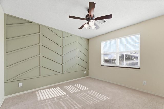 2629 N Beacon Hill Ct, Wichita, KS 67220