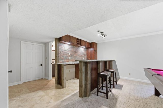 2629 N Beacon Hill Ct, Wichita, KS 67220