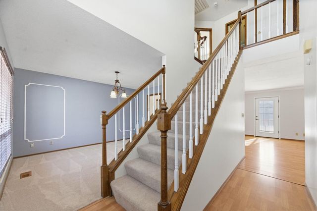 2629 N Beacon Hill Ct, Wichita, KS 67220