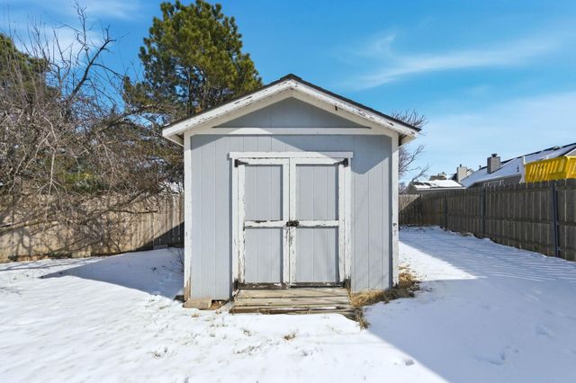 2629 N Beacon Hill Ct, Wichita, KS 67220