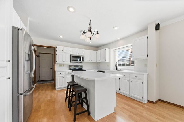 2629 N Beacon Hill Ct, Wichita, KS 67220