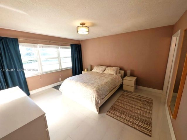 9300 N Hollybrook Lake Dr 303, Pembroke Pines, FL 33025