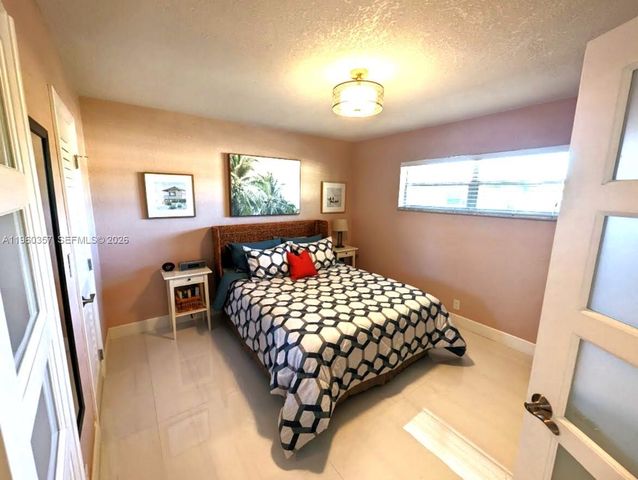 9300 N Hollybrook Lake Dr 303, Pembroke Pines, FL 33025