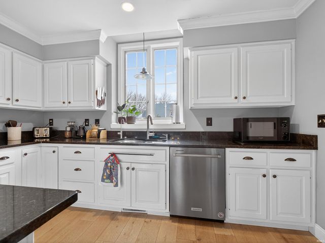 10528 Foxtrot Court, Fort Wayne, IN 46814