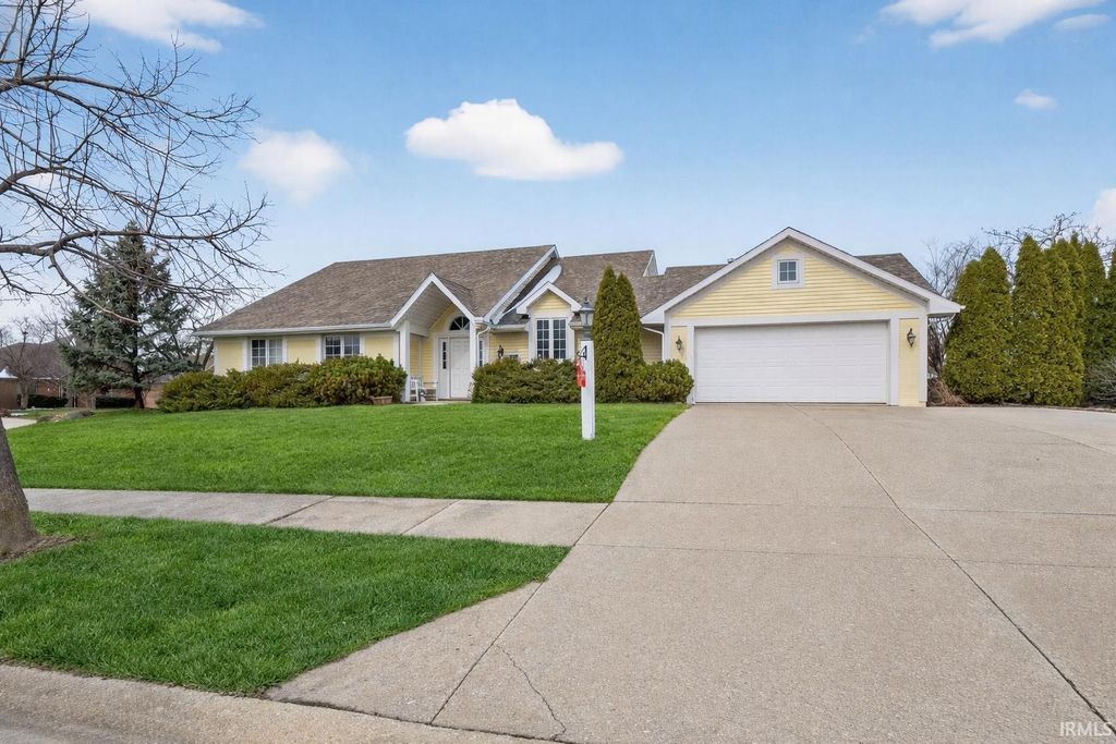 10528 Foxtrot Court, Fort Wayne, IN 46814