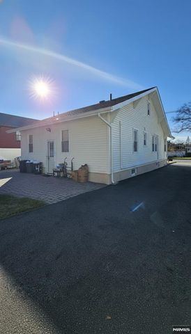 421 Lincoln Avenue, Pompton Lakes, NJ 07442