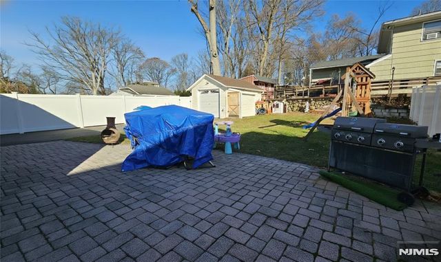 421 Lincoln Avenue, Pompton Lakes, NJ 07442