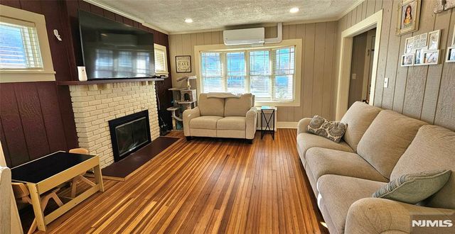 421 Lincoln Avenue, Pompton Lakes, NJ 07442