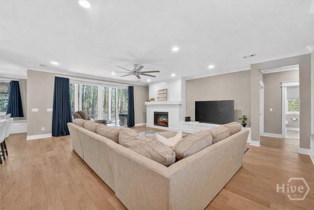 78 Linkside Lake Drive, Richmond Hill, GA 31324