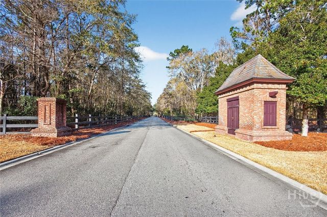 78 Linkside Lake Drive, Richmond Hill, GA 31324