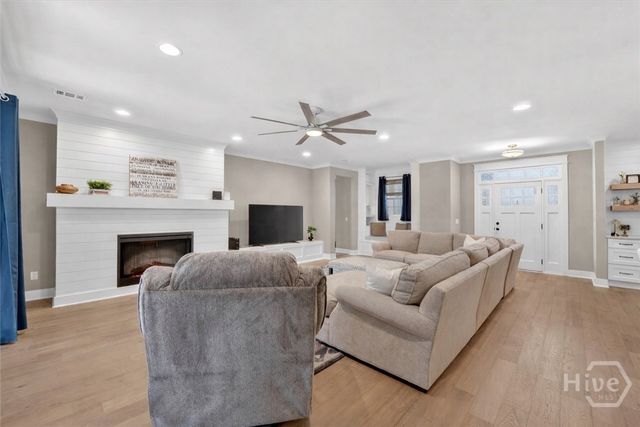 78 Linkside Lake Drive, Richmond Hill, GA 31324