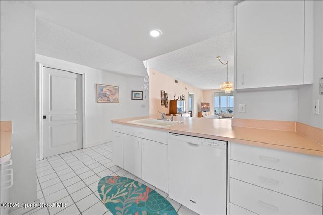 8700 Ridgewood Avenue Ph2a, Cape Canaveral, FL 32920