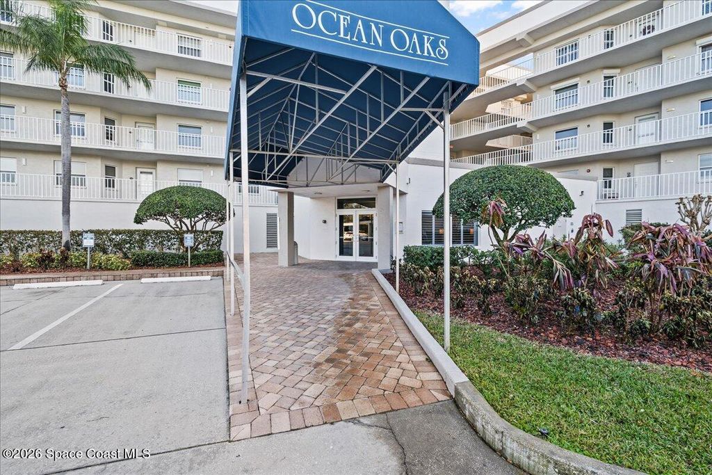 8700 Ridgewood Avenue Ph2a, Cape Canaveral, FL 32920