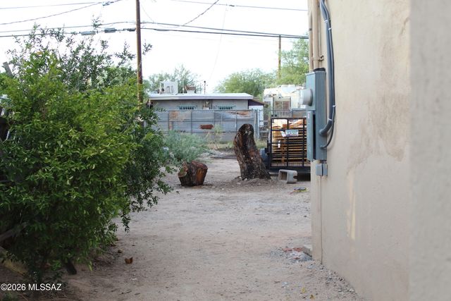 132 W 32nd Street, Tucson, AZ 85713