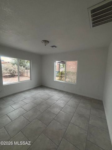132 W 32nd Street, Tucson, AZ 85713