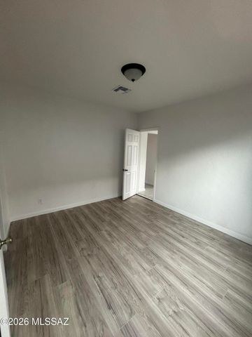 132 W 32nd Street, Tucson, AZ 85713