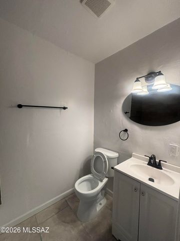 132 W 32nd Street, Tucson, AZ 85713