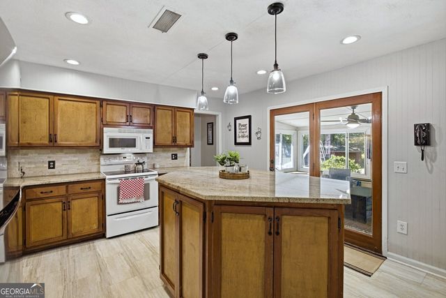 2907 Glad Dale Drive SE, Conyers, GA 30094