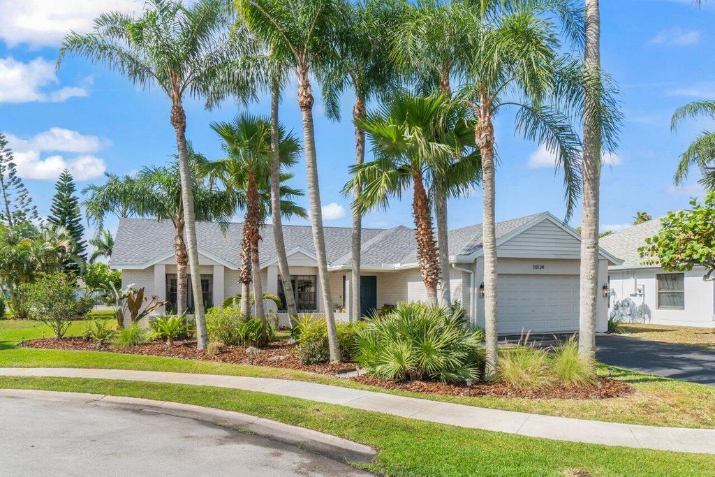 10124 182nd Court S, Boca Raton, FL 33498