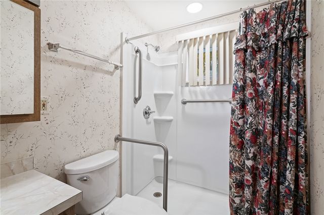 34 Sterling Dr, Robinson Twp, PA 15108