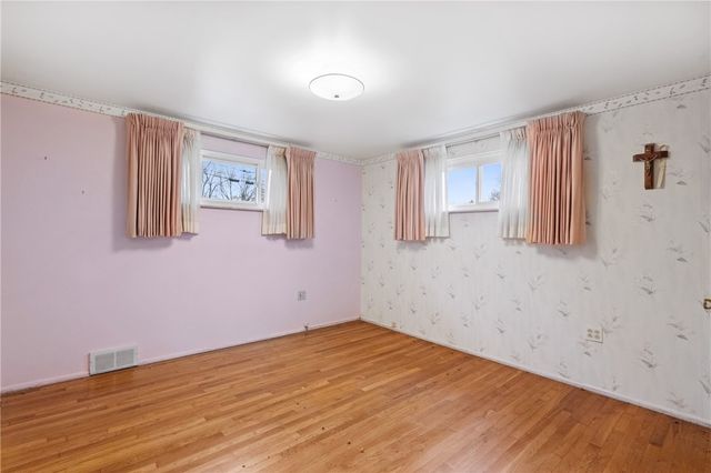 34 Sterling Dr, Robinson Twp, PA 15108