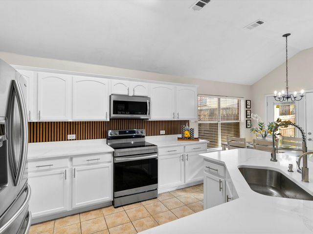 6913 Whitestone Drive, Mckinney, TX 75070