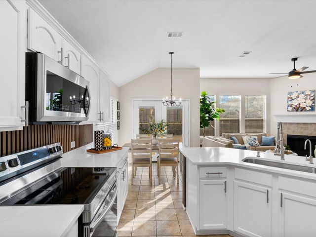 6913 Whitestone Drive, Mckinney, TX 75070