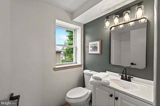 222 OLD RACETRACK RD, Parkesburg, PA 19365