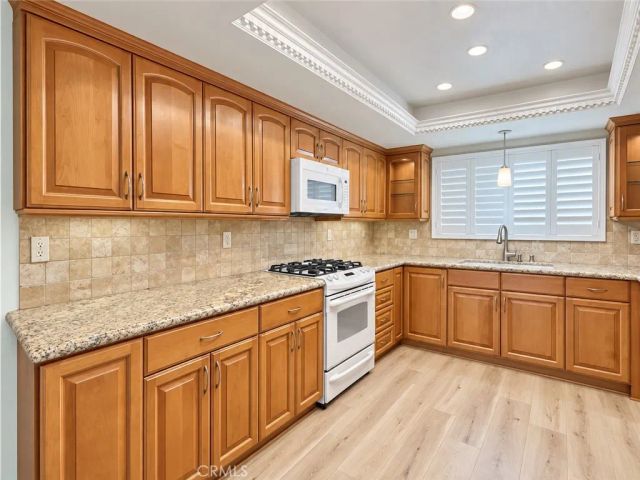 21821 Burbank Boulevard 138, Woodland Hills, CA 91367