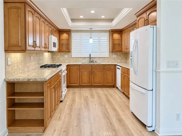 21821 Burbank Boulevard 138, Woodland Hills, CA 91367