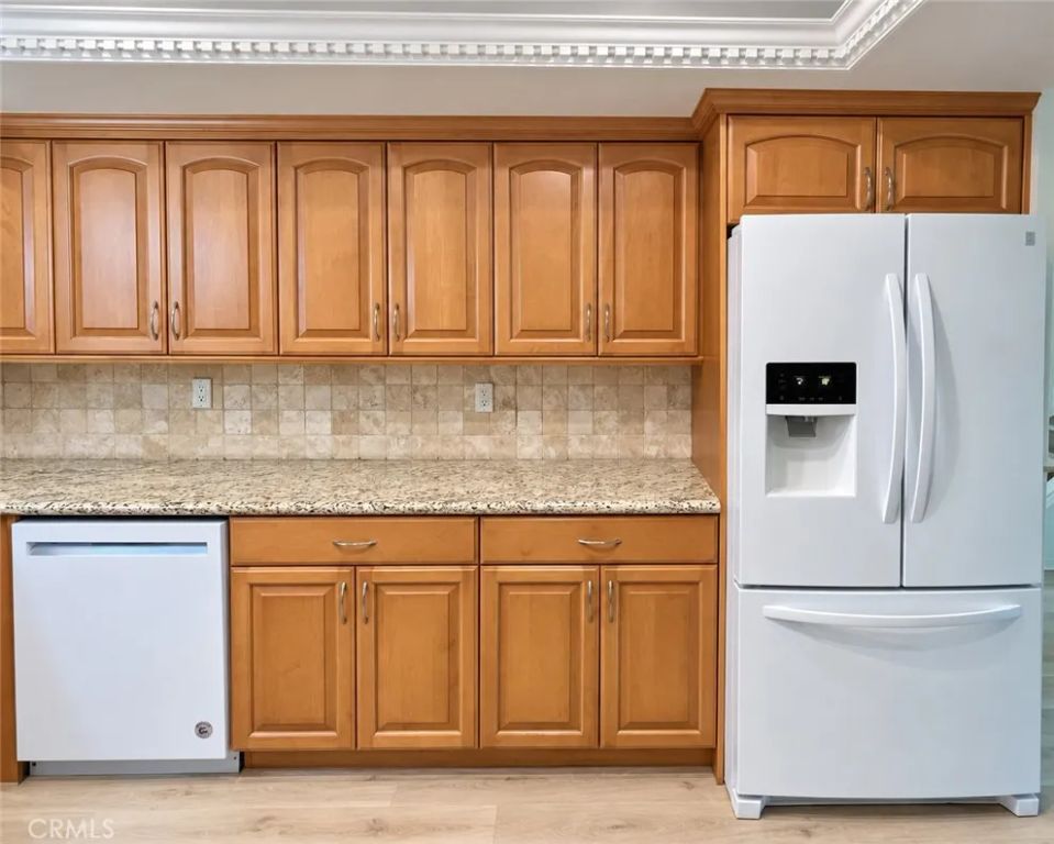 21821 Burbank Boulevard 138, Woodland Hills, CA 91367