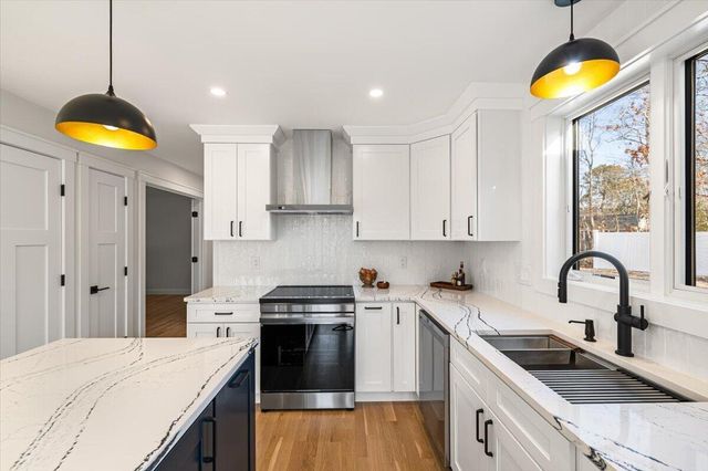 58 Old Chatham Road, Brewster, MA 02631